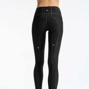 Ghost Flower Nourish 7/8 Black legging